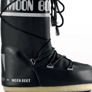 Moon boots brand new